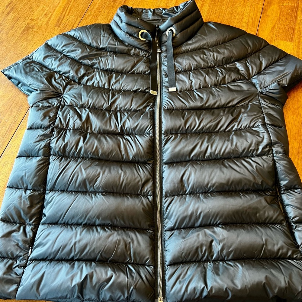 Women's Short Sleeve Puffer Jacket Black Size L